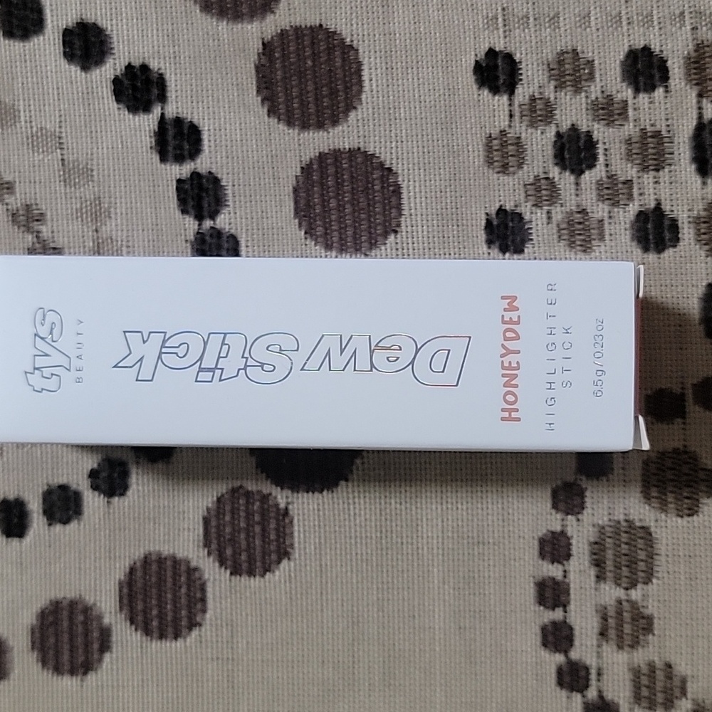TYS BEAUTY Dew Stick Highlighter Stick In Honeydew 6.5g